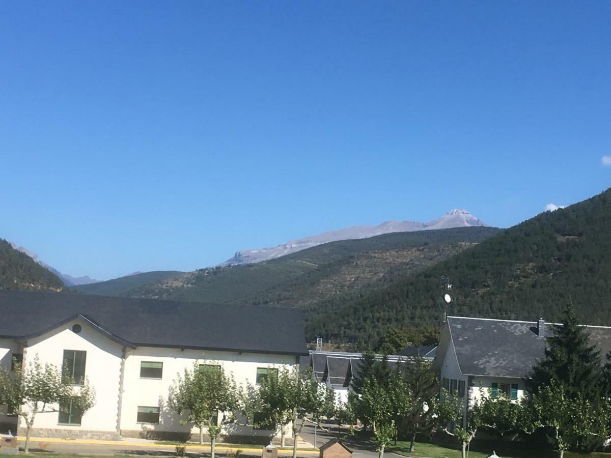 Ventana Al Pirineo Lägenhet Jaca Exteriör bild